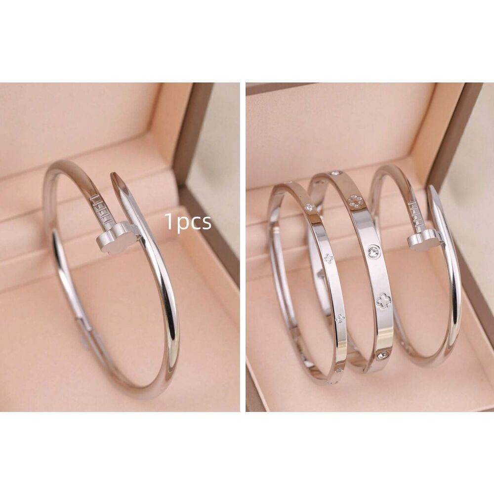 Clover Nail Bracelet